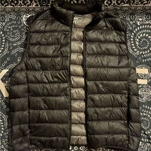 Uniqlo Men's Dark Puffer Vest